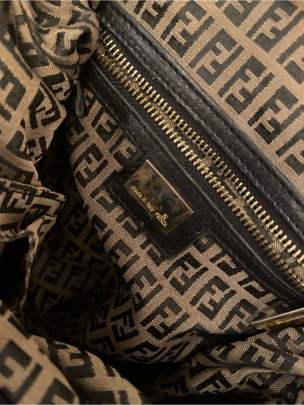 💯 authentic Black Leather Pleated Tote Handbag with Gold Tag - Picture 8 of 11
